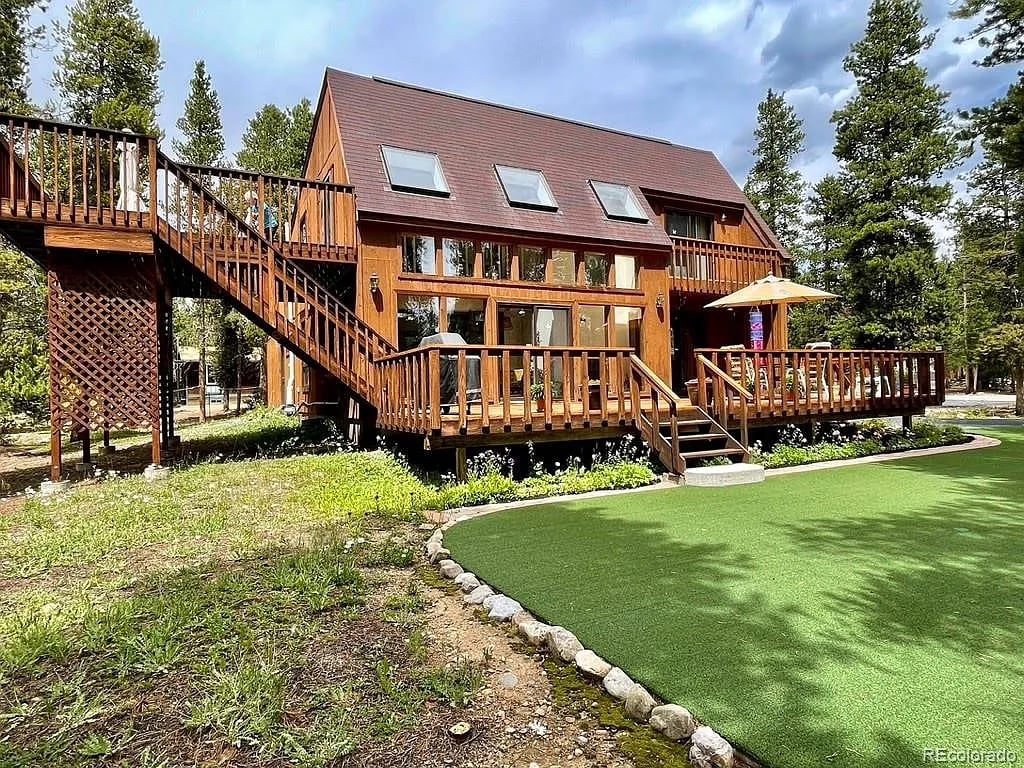 590 Augusta Dr