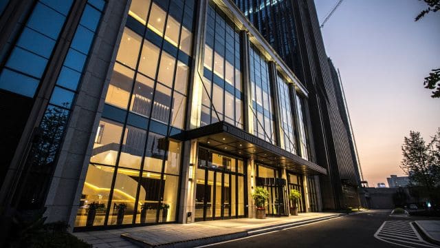 What Are the Steps in Commercial Property Acquisition?