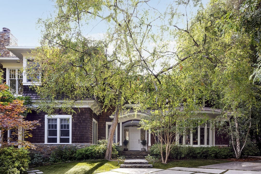 Mandeville Canyon Rd, 90049