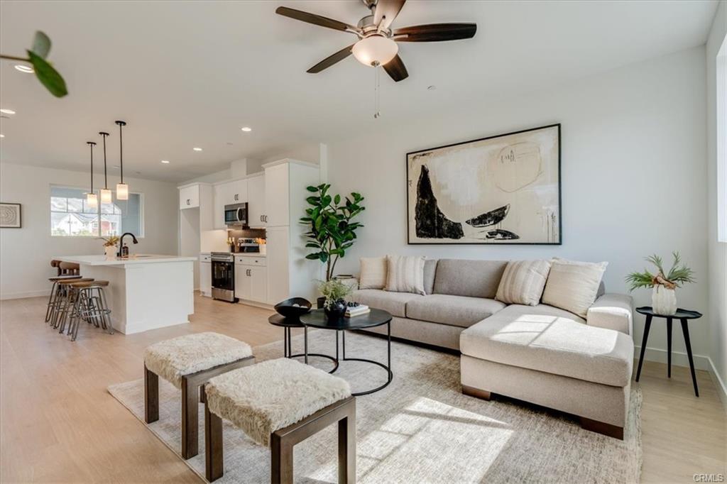 1198 Tiburon Way