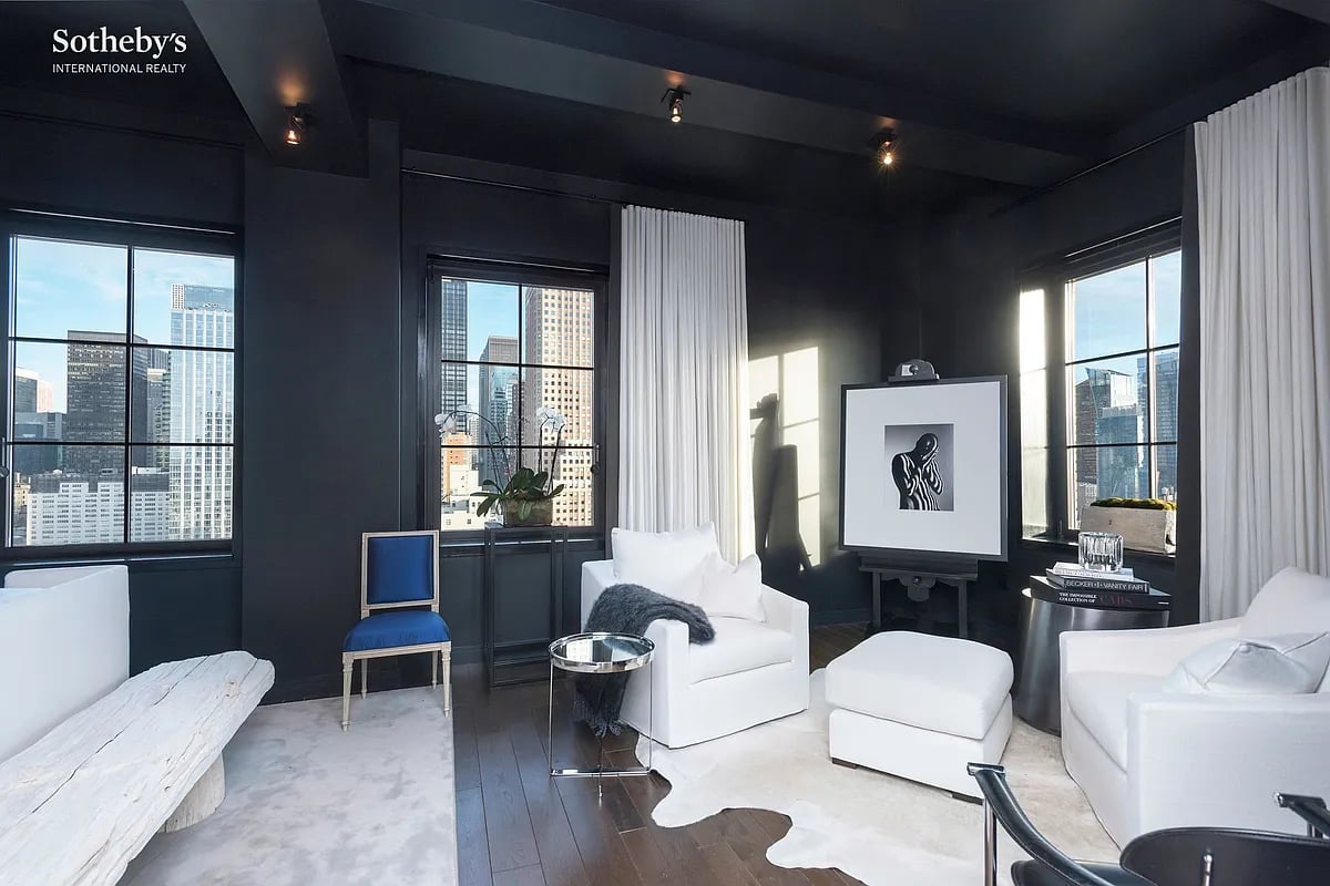 425 West 50th St, #16A
