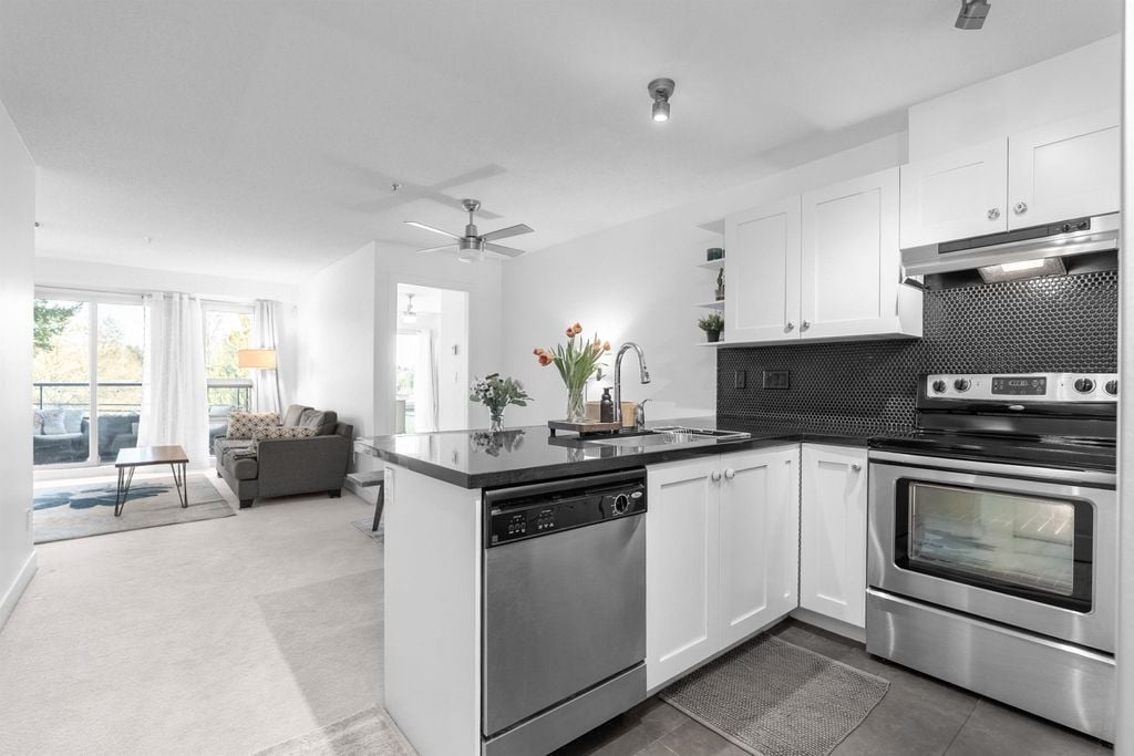 4550 Fraser St, #206