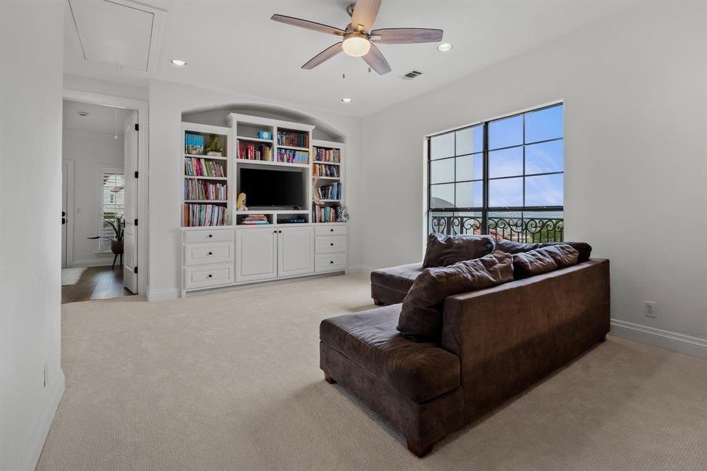 Sold in Lake Pointe