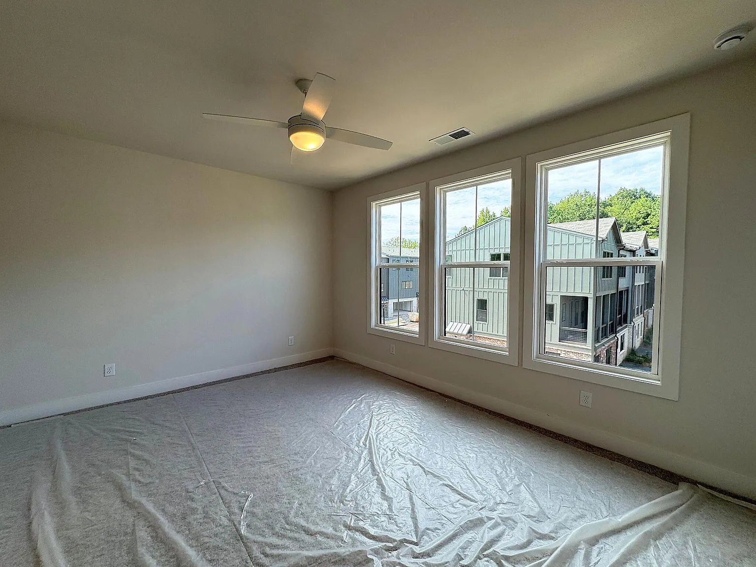 635 Firefly Cir