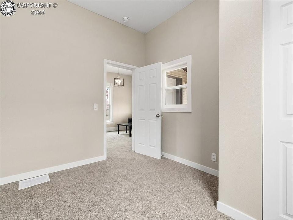932 Elm St