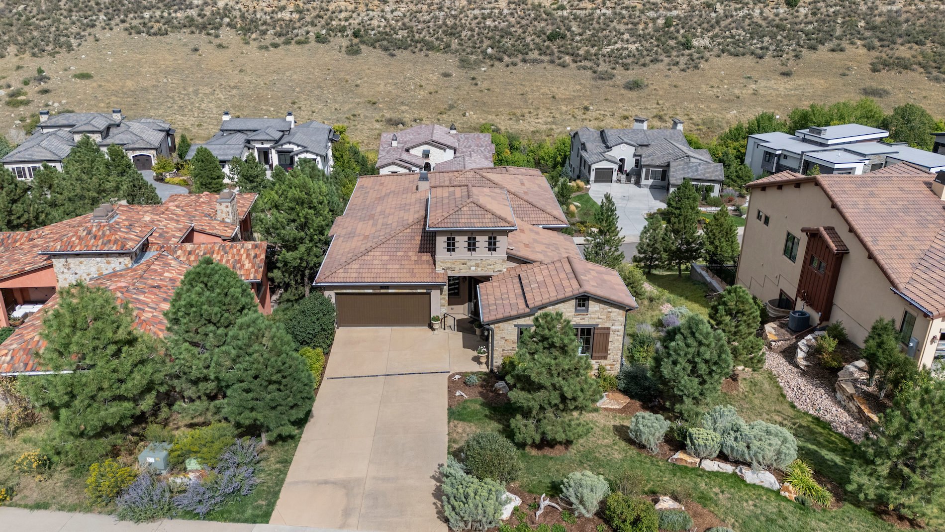 8122 Raphael Lane