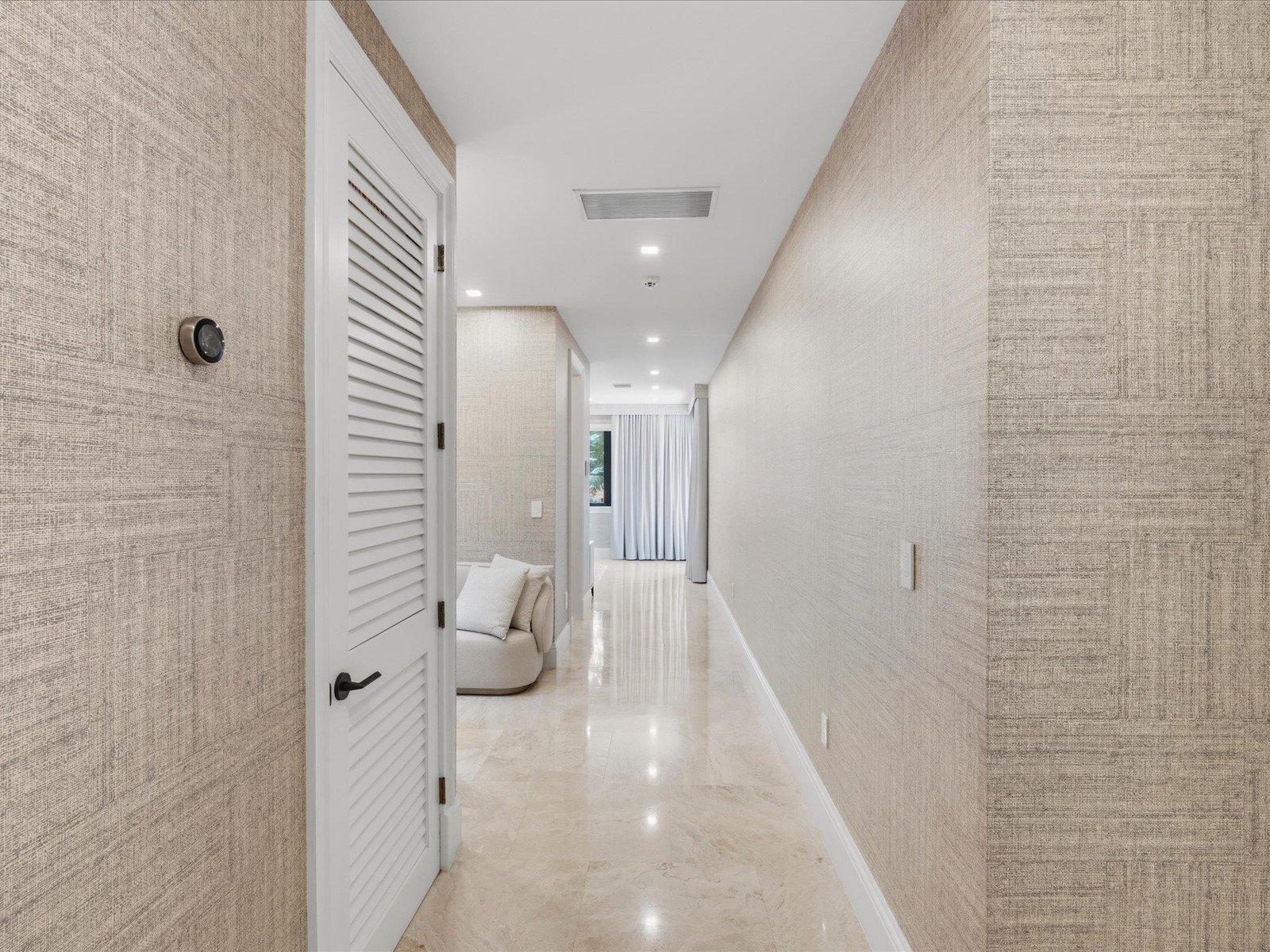 70 Camden Dr, Bal Harbour
