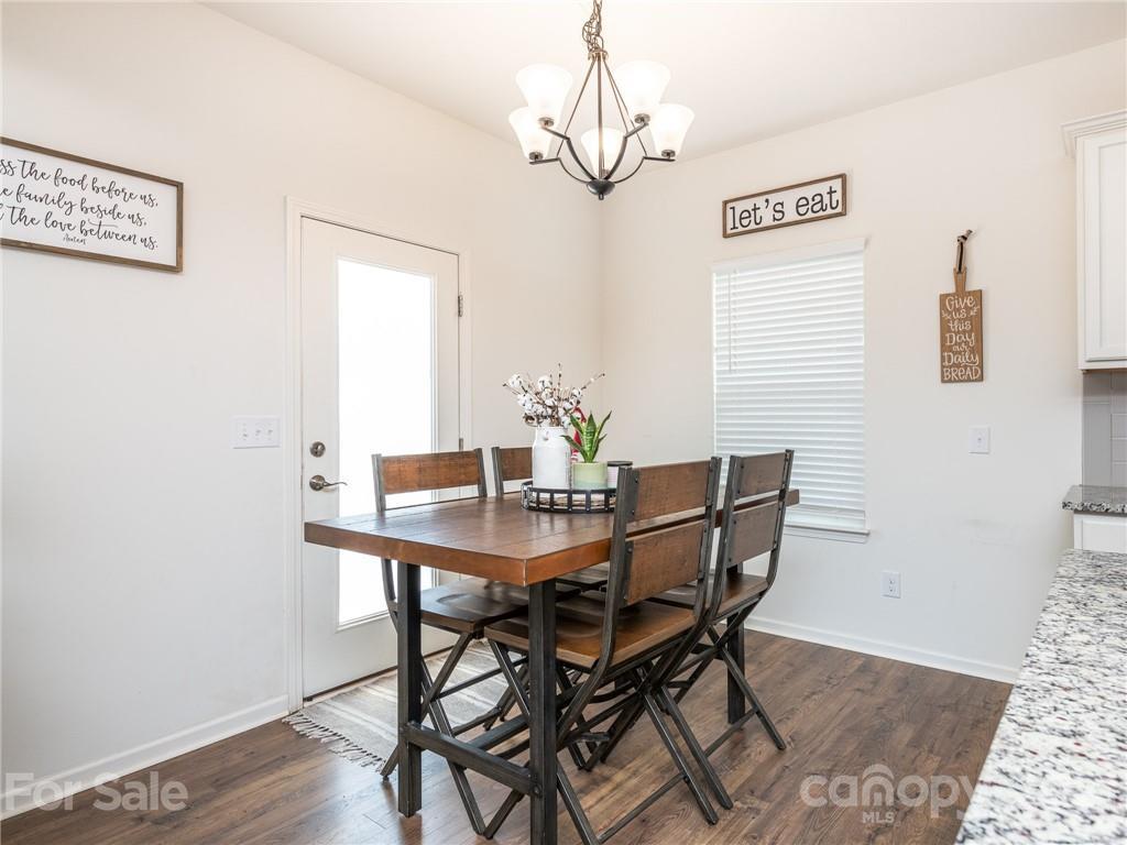 1817 Tendril Ave