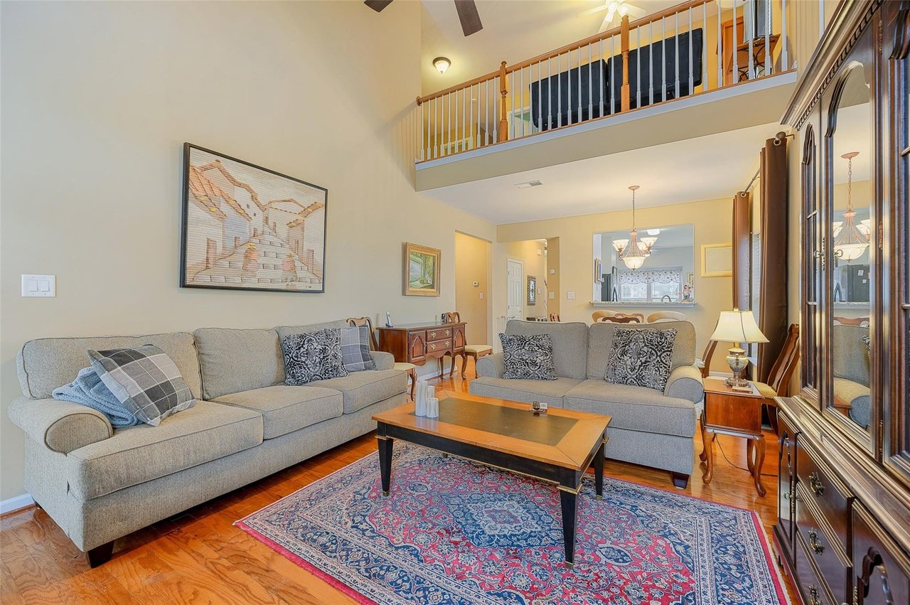 4090 Holly Villa Cir