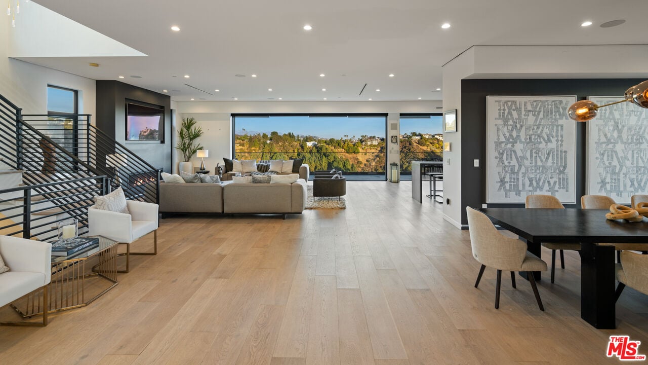 Aurelian Crest, Linda Flora Dr, 90049