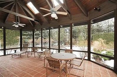 145 Evergreen Ln