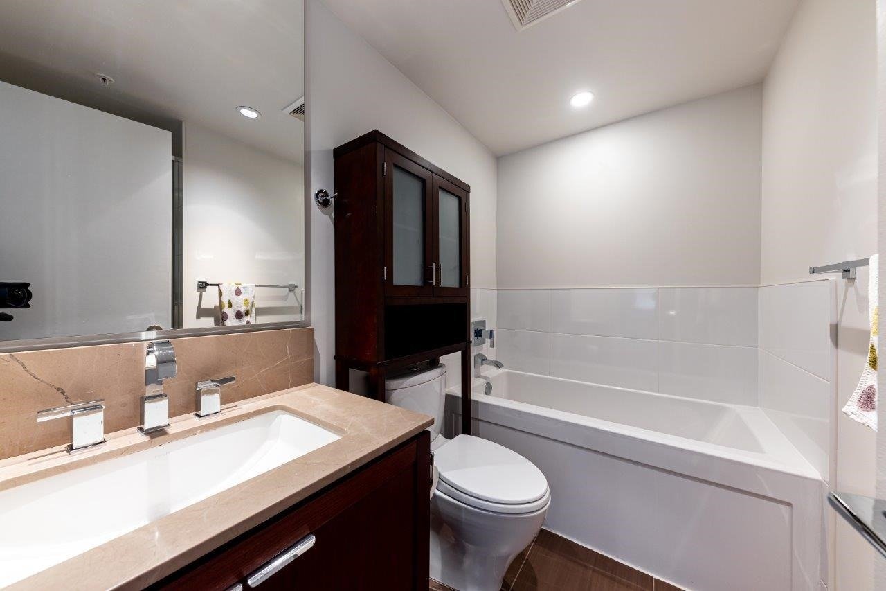 158 W 13th St, #602