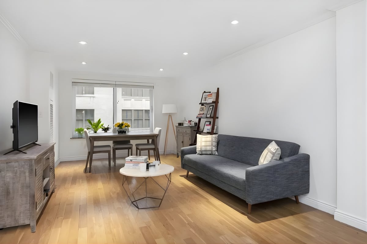 106 Central Park South 7O