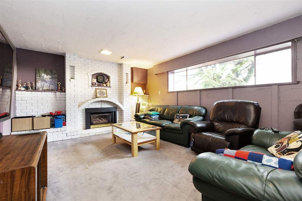 1442 Columbia Ave