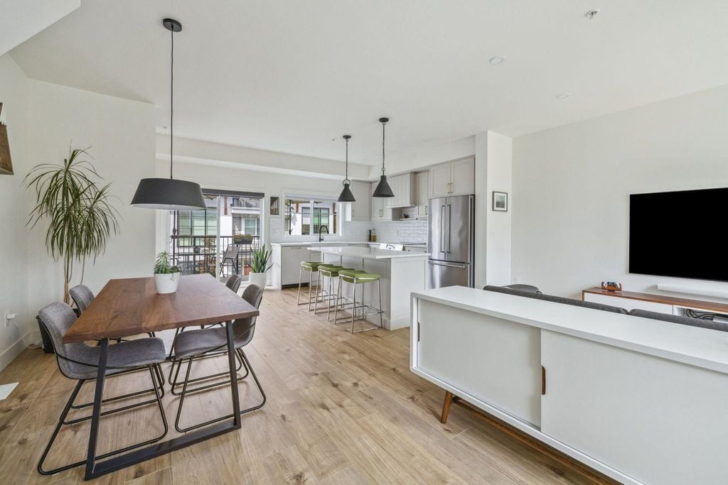 23183 136 Ave, #8