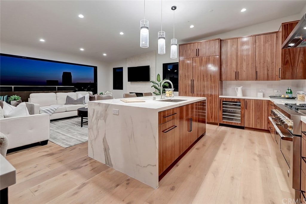 1705 Bayview Dr