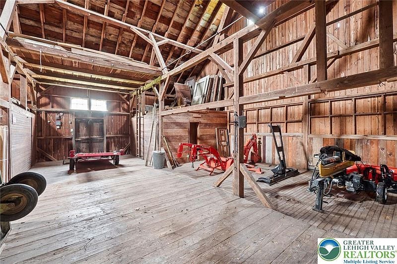271 WETZEL ROAD