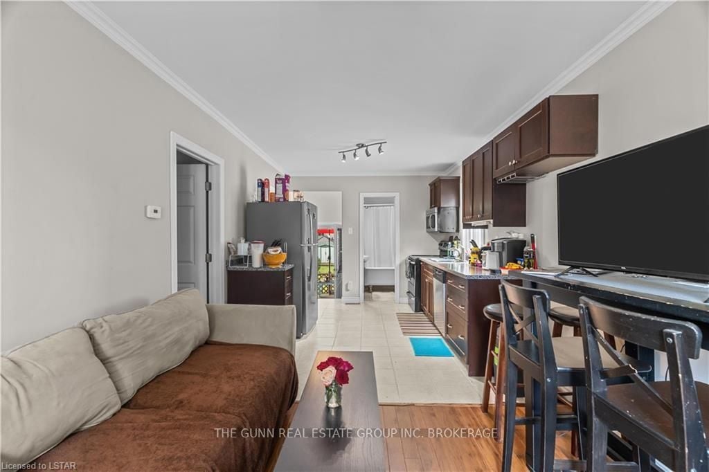 16 Linwood St