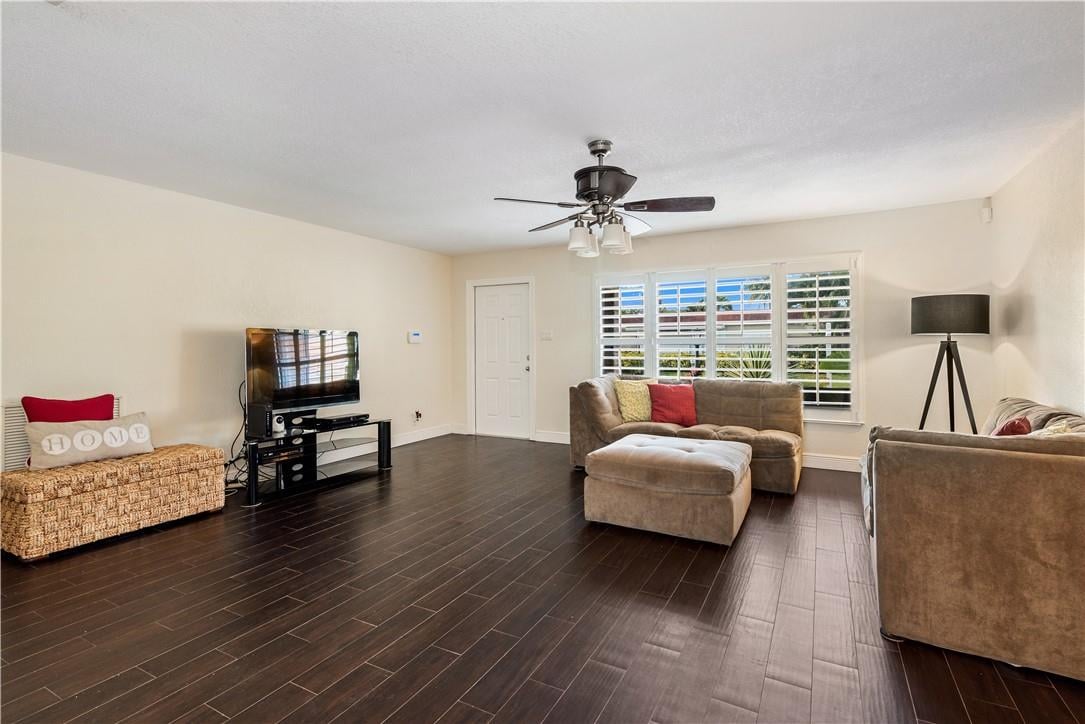 1120 NW 48th Pl