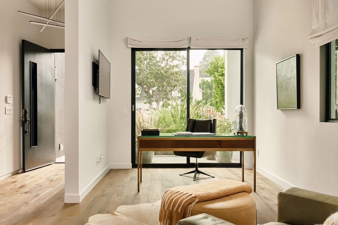 N Bowling Green Way, 90049