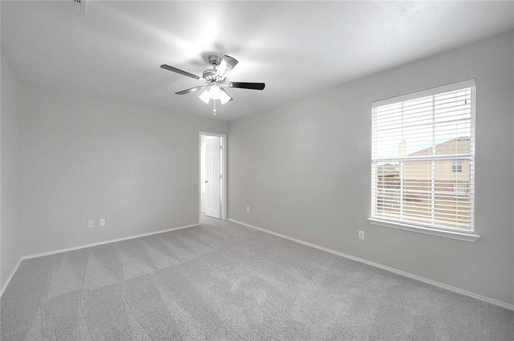 305 Moorhen Ln