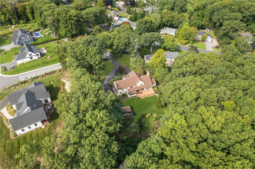2 Lancers Lane, Lincoln, RI 02865