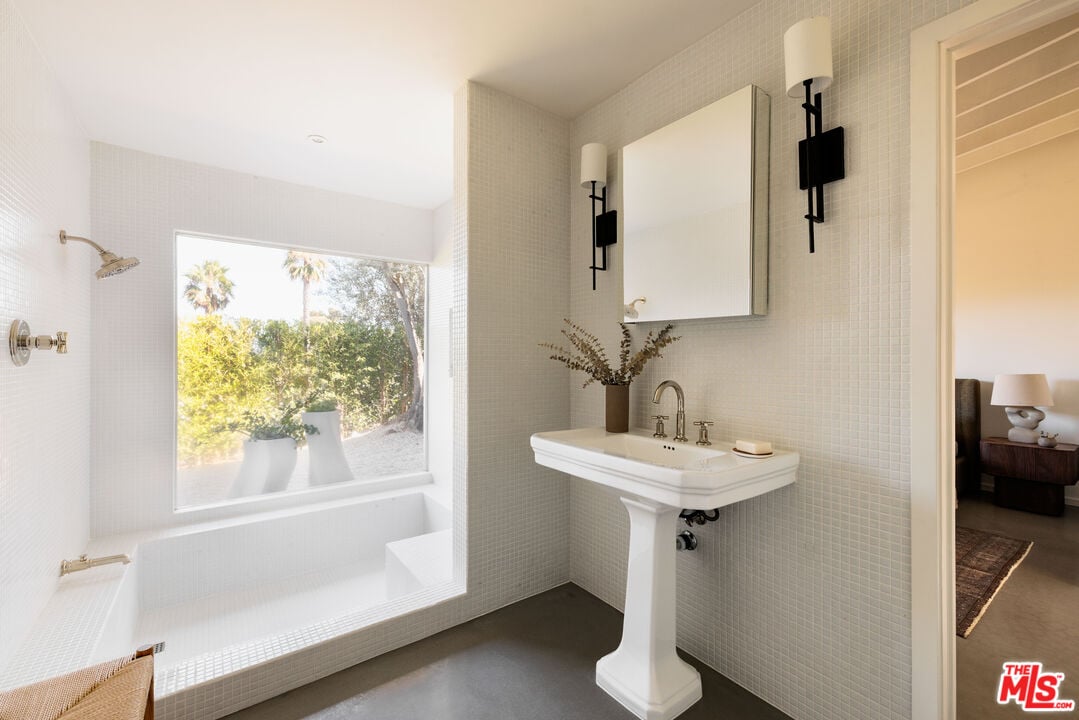 Crownfall Reserve, Edwin Dr, 90046