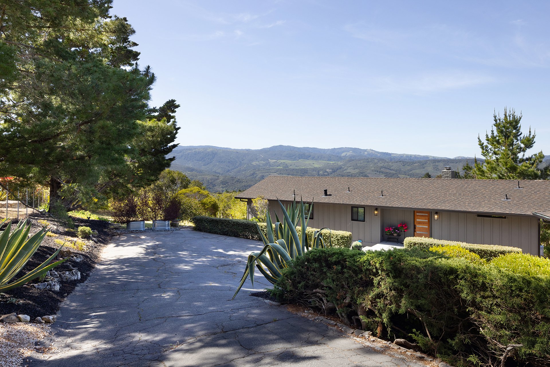 Private Hilltop Retreat - 25450 Via Cicindela