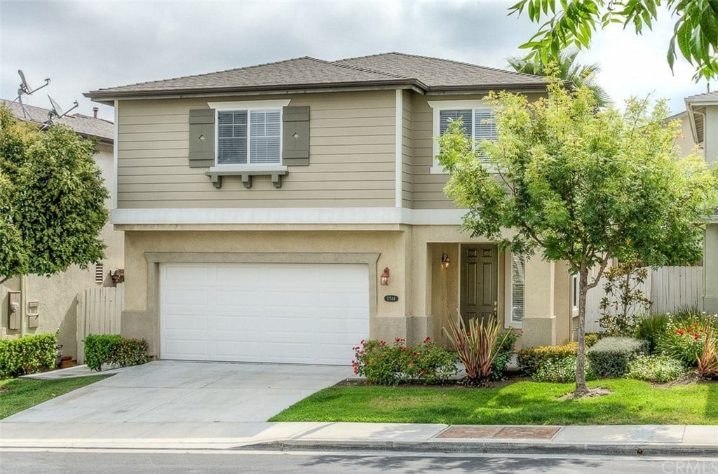 17544 Nutwood Dr