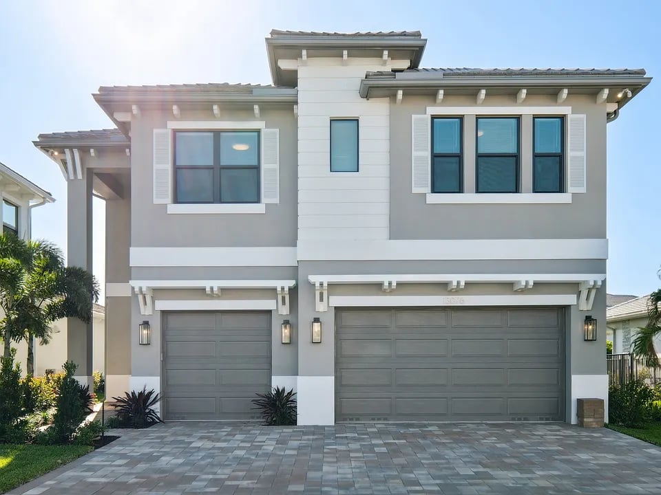 13076 Feathering Way