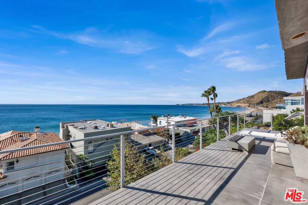 Atlas Heights, Malibu Rd, 90265