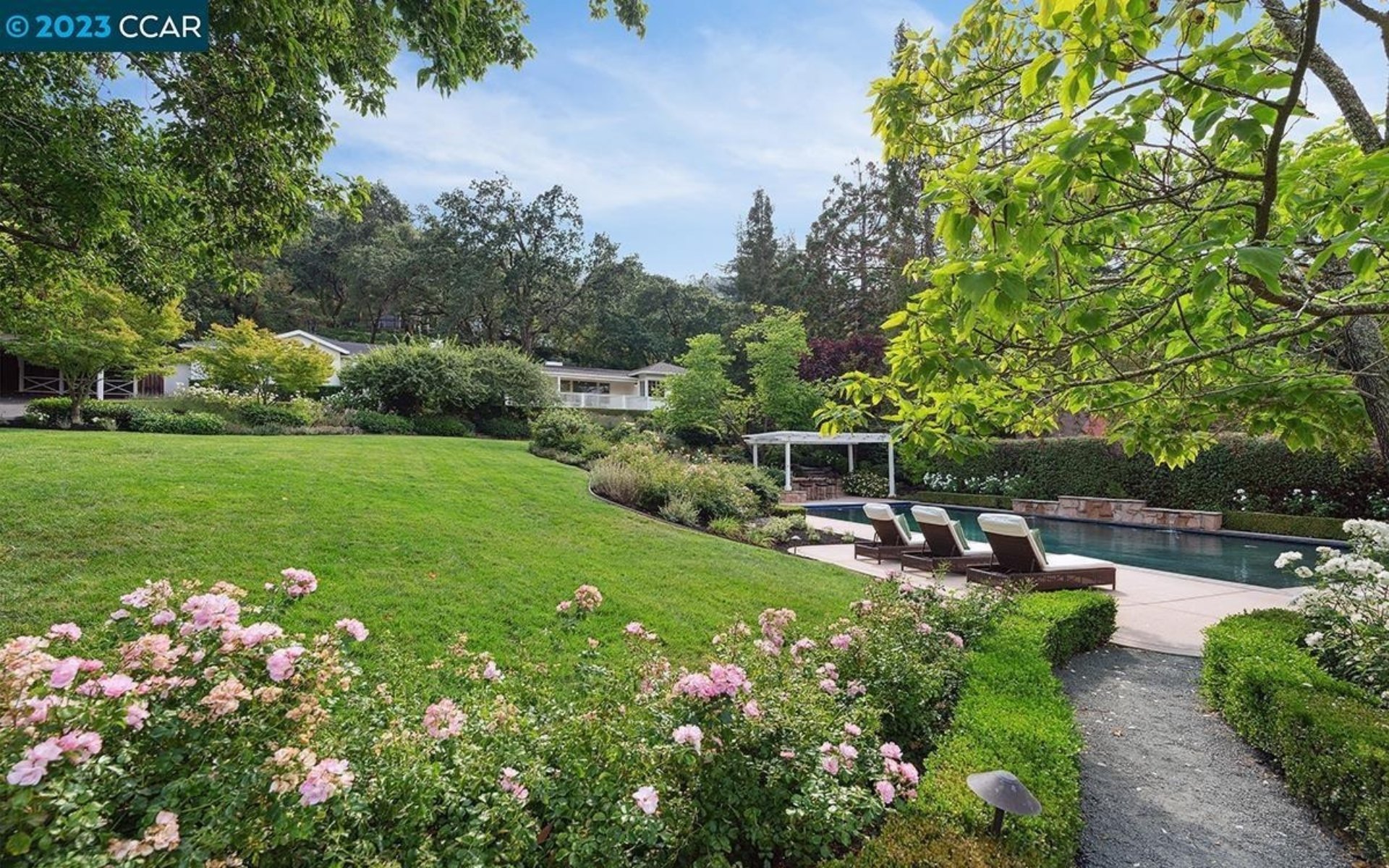222 Moraga Way
