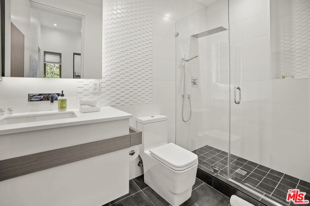 N Crescent Heights Blvd, 90046