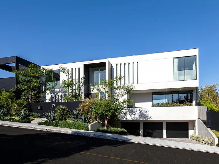 1218 Roberto Ln