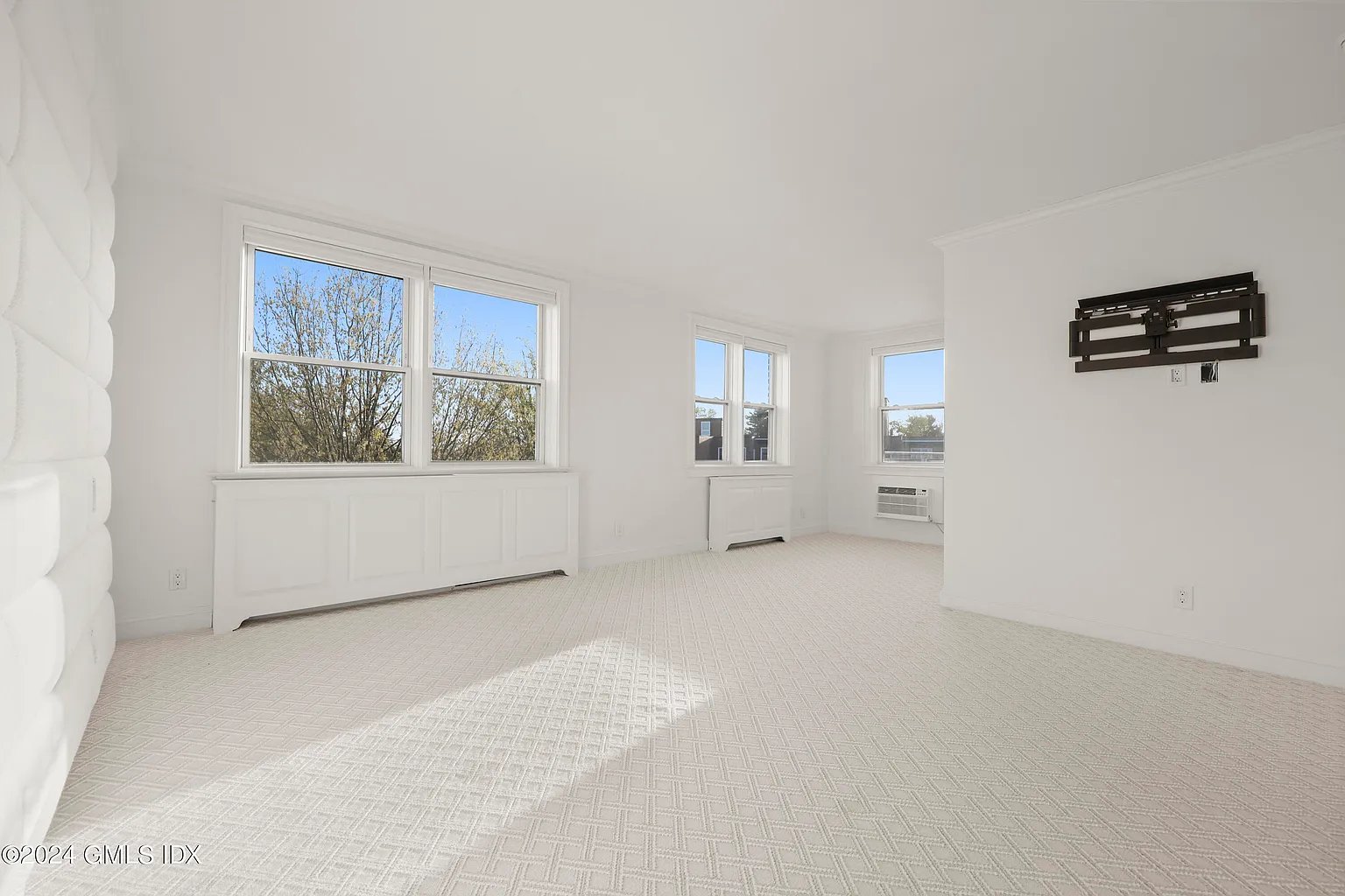 2 Putnam Hl APT 4G