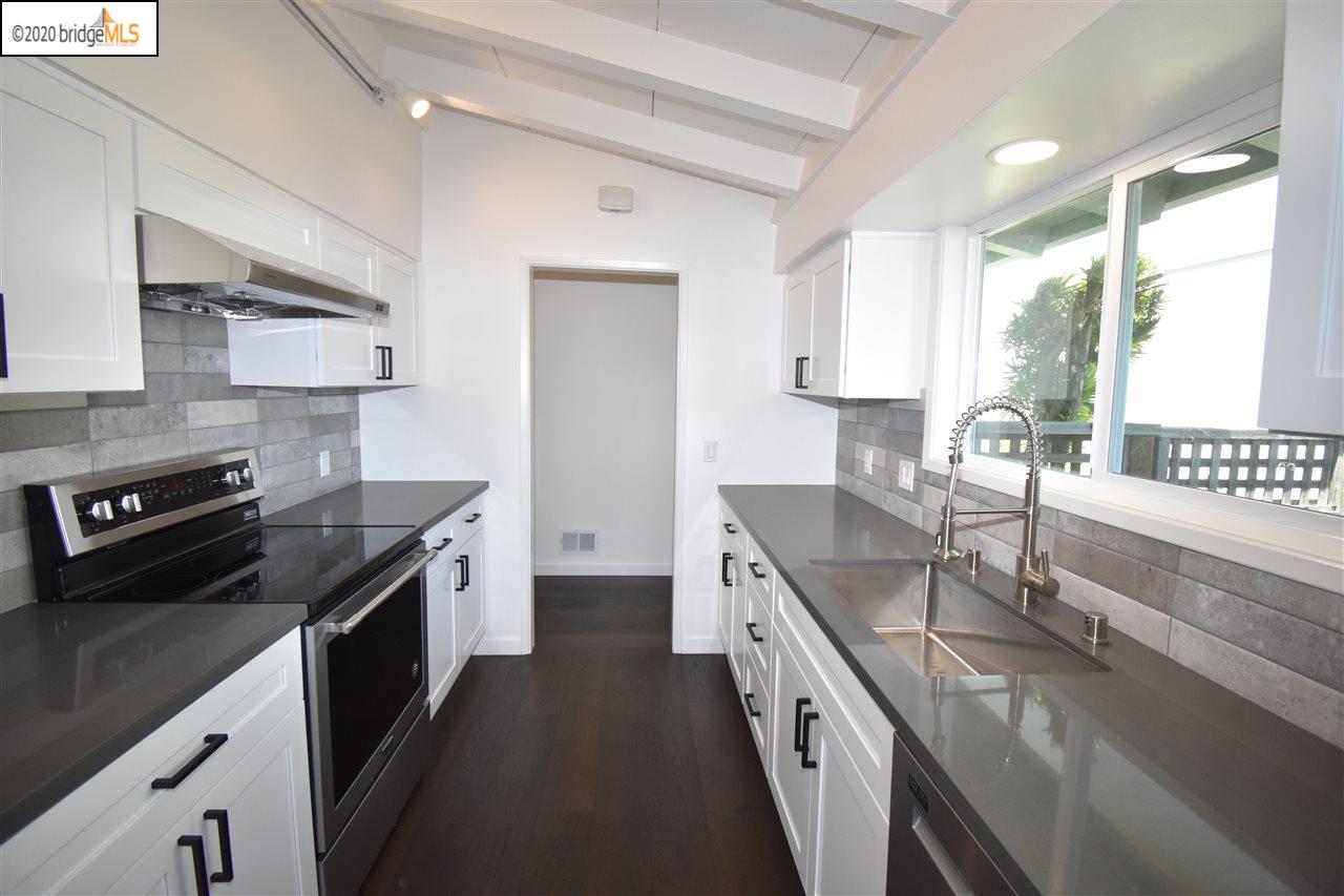 24 Porto Bello Dr