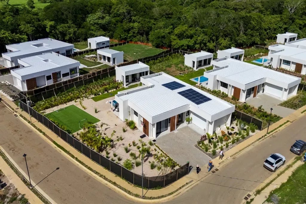 Elegant Tropical Oasis in Reserva Conchal