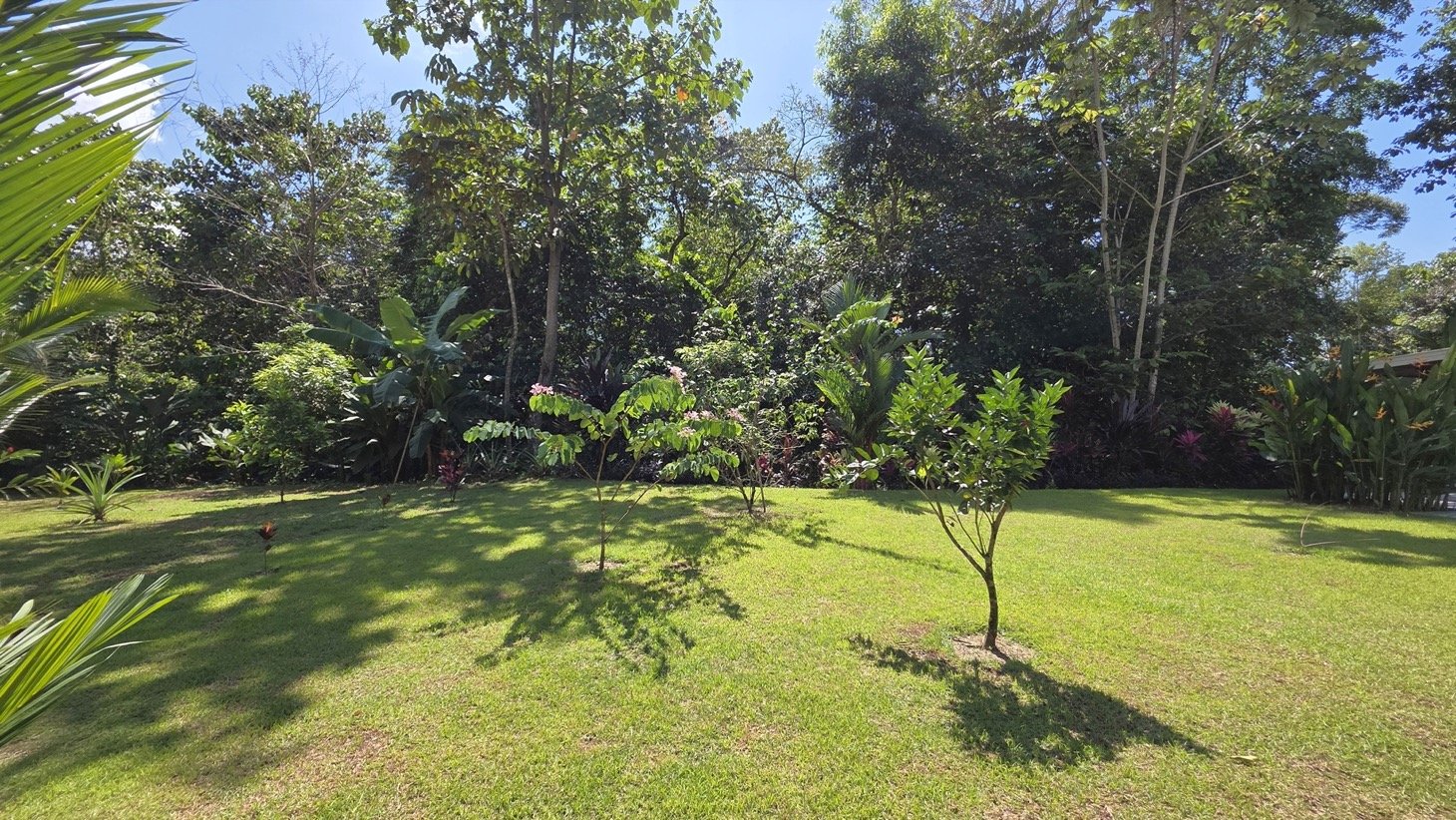 2 Bedroom Solar Home with Creek Frontage