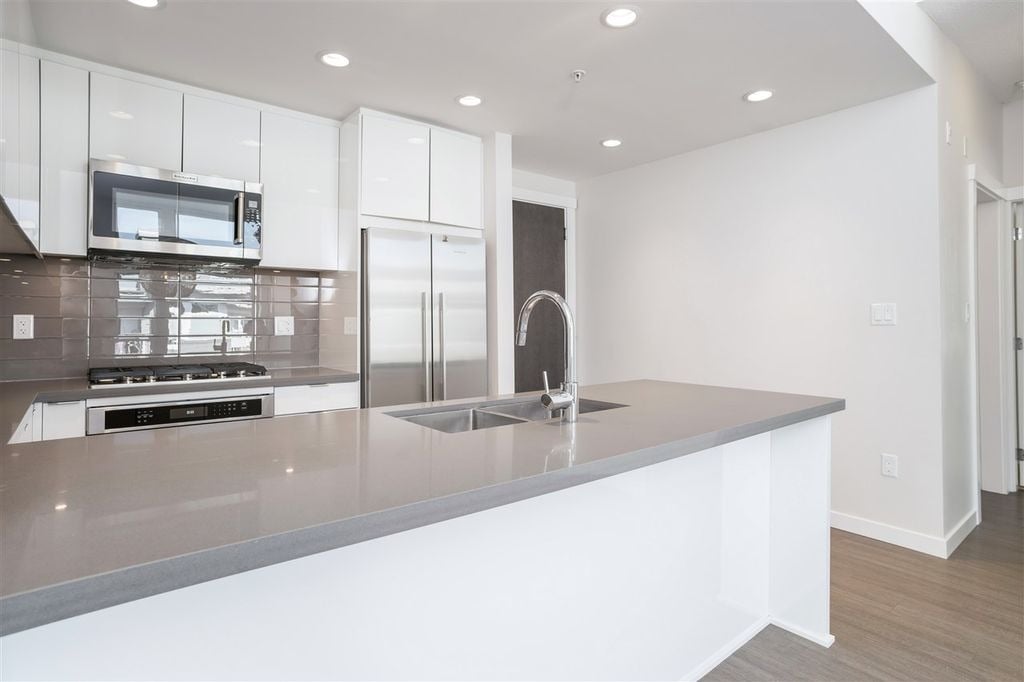 255 W 1st St, #510