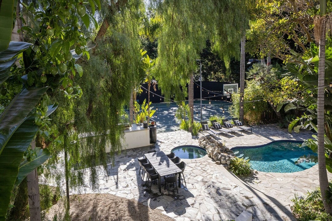 Velaris Estate, Laurel Canyon Blvd, 90046