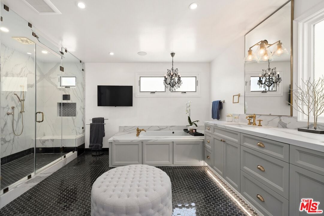 Halo Retreat, N Kings Rd, 90069