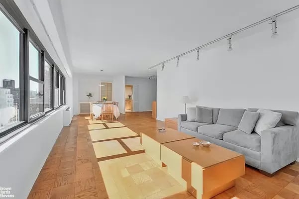 160 East 38th Street Apartment 16E