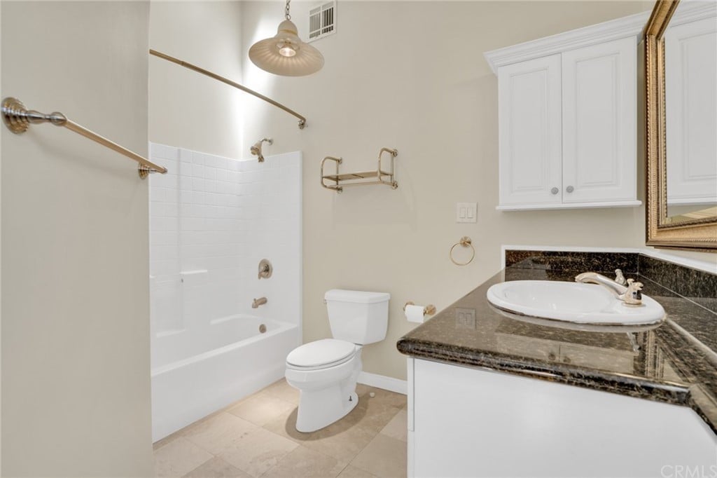 40 Cedar Tree Ln