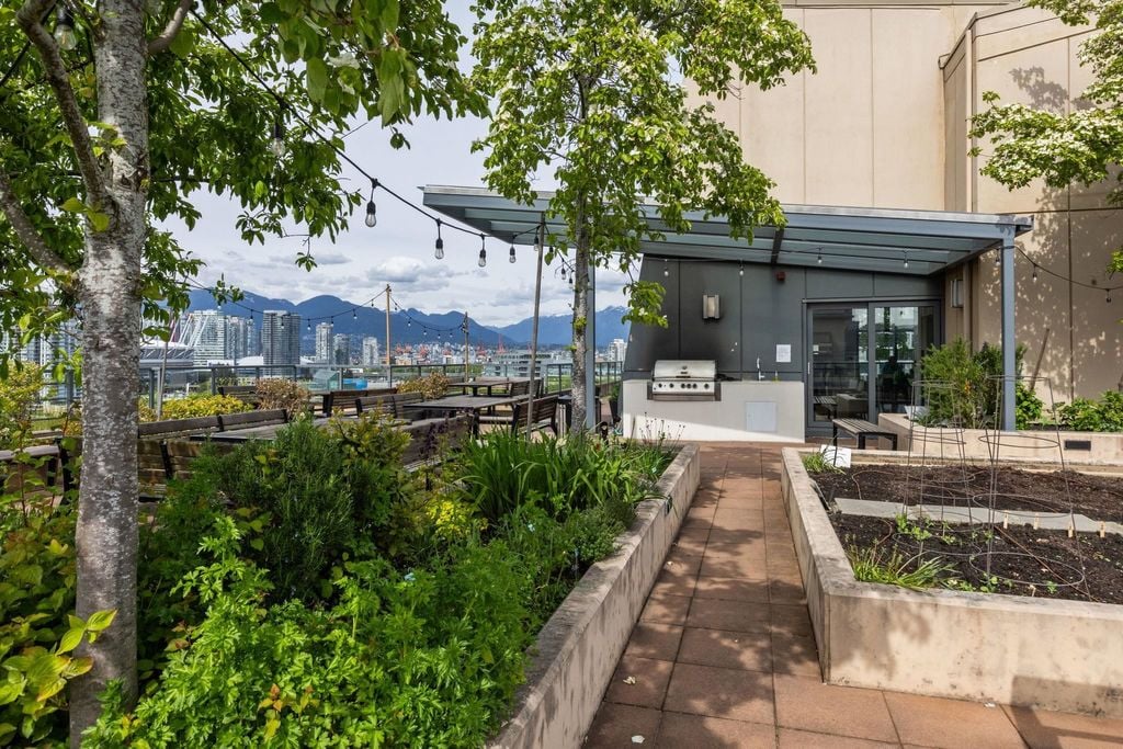 288 W 1st Ave, #311