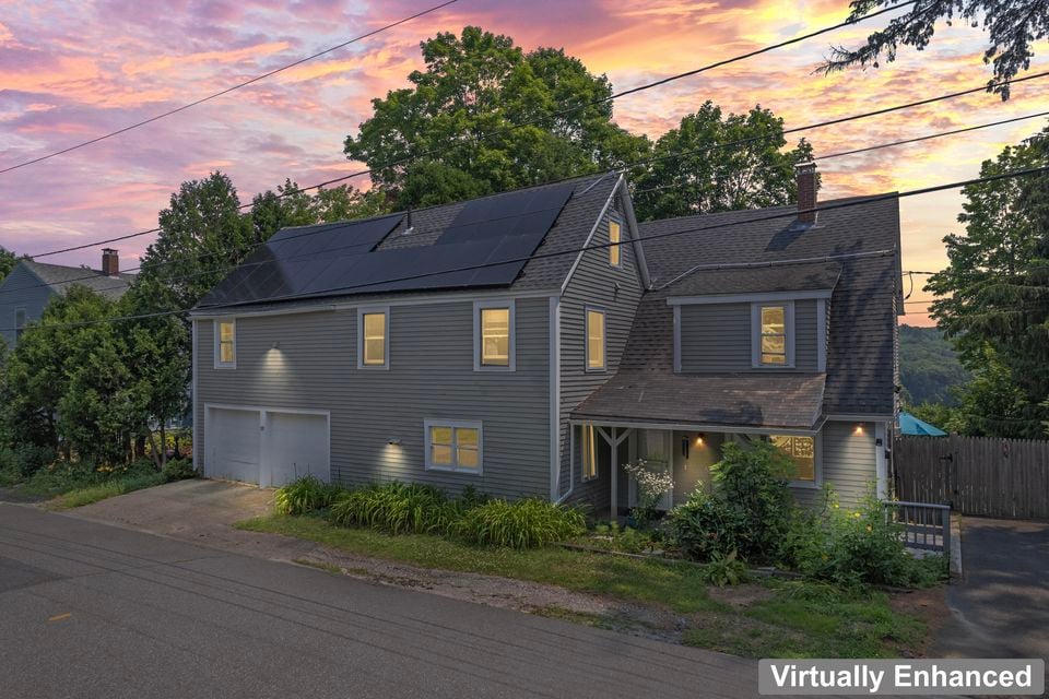 10 Summer St. Hallowell, Interior