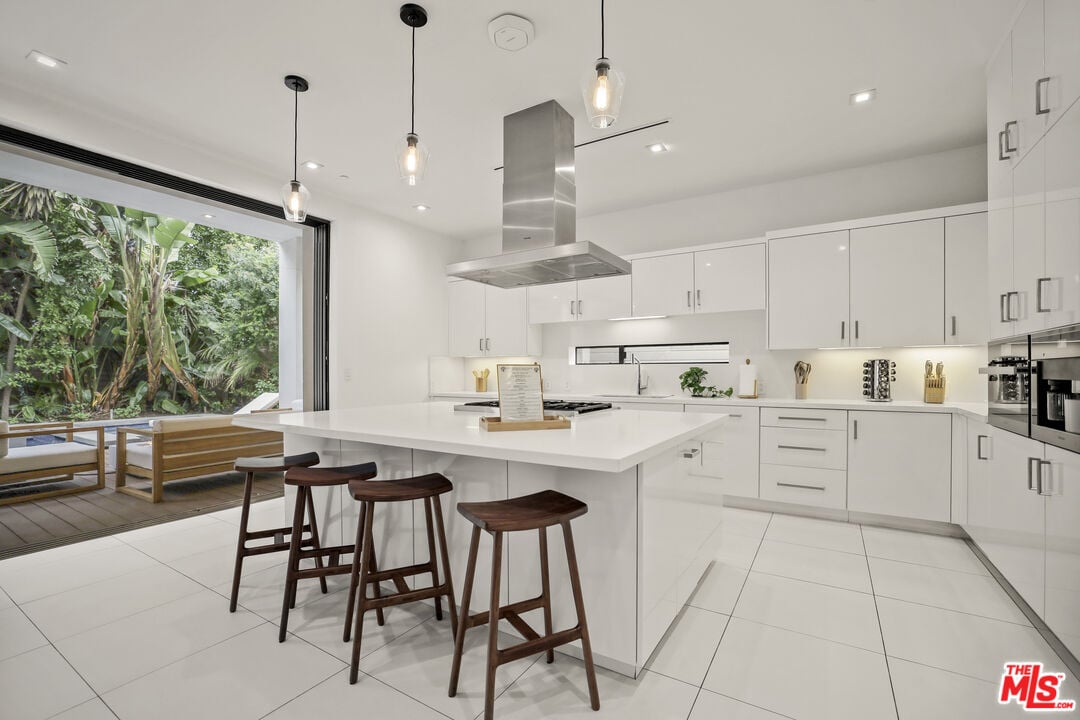 N Crescent Heights Blvd, 90046