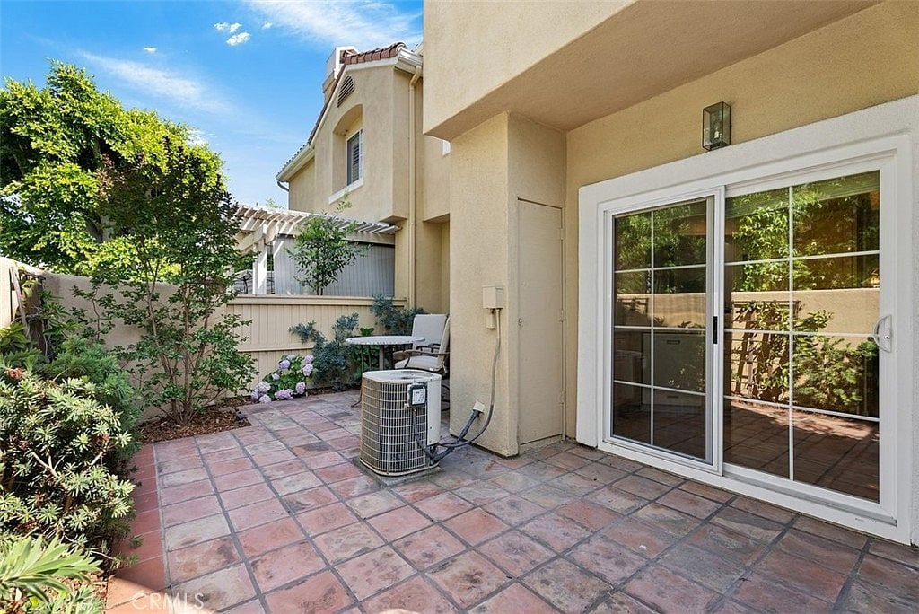 2302 Paseo Circulo