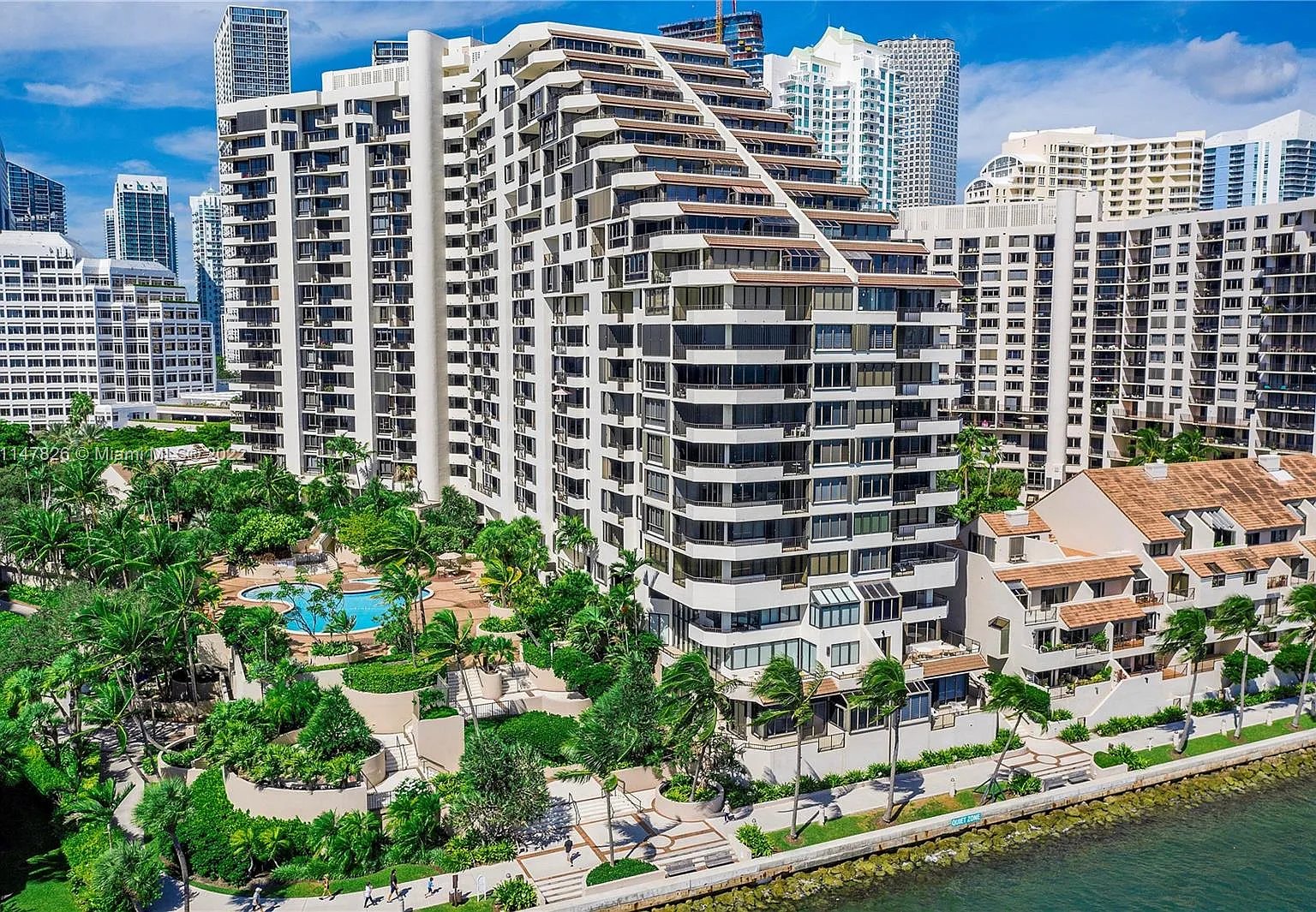 520 Brickell Key Dr #A1521