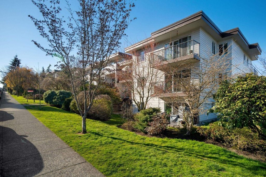 2125 W 2nd Ave, #207