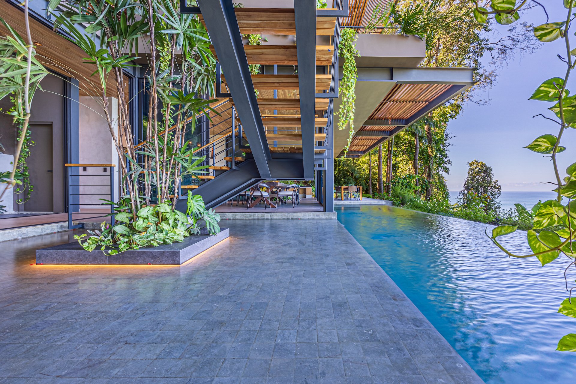 Cascada de Luz - A Magnificent Luxury Home Above the Surf Waves